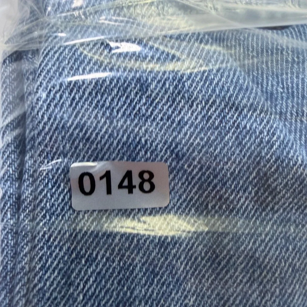 Levis 501 Original Fit Jeans Mens 34x30 Medium Wash Blue Button Fly Straight Leg